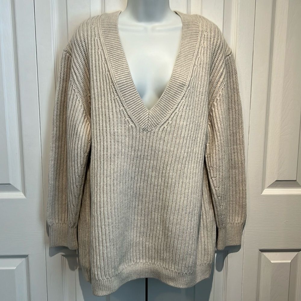 Aritzia Babaton Cream Cable Knit Oversized 100% Merino Wool Roger Sweater Size M